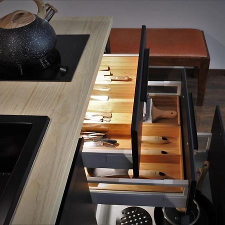 Boutique 108 - Old City, Luxury Apt. With A Garage Cracovie Extérieur photo