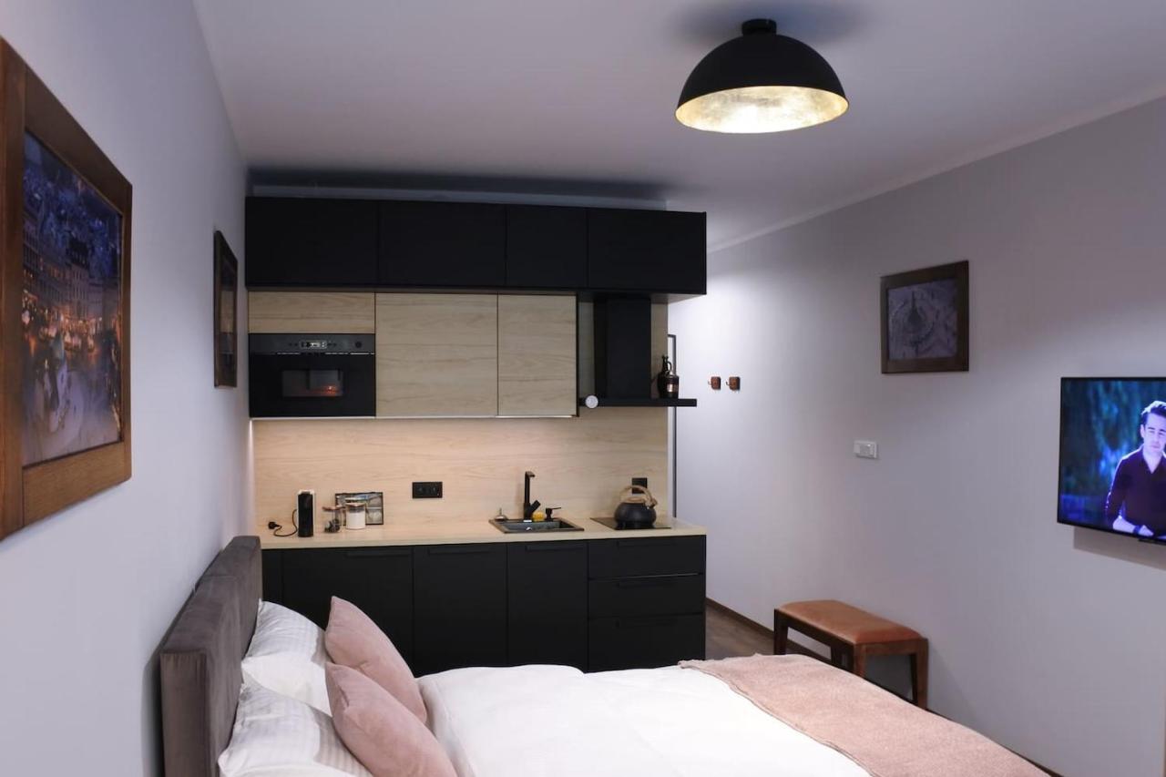 Boutique 108 - Old City, Luxury Apt. With A Garage Cracovie Extérieur photo